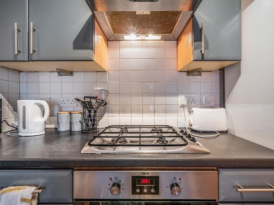 Lovely 2 Bedroom Apt At Ormeau Park W/ Free Parking Belfast Exterior foto